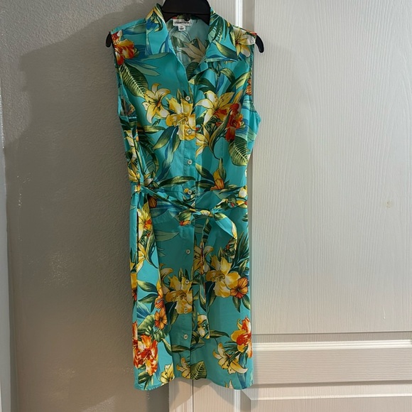 Tropical Blue and Orange Sleeveless Polo Blouse - Picture 3 of 10